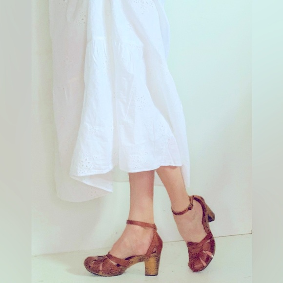 STUNNING 1970’s Wooden Stacked Heel Sandals, Gorgeous Leather 🤎 and Wood 🤎 - Picture 1 of 14